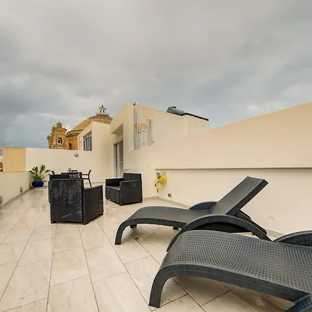 Apartment Penthouse In With Views & Terrace By 360 Estates Mosta