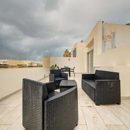 Penthouse In With Views & Terrace By 360 Estates * Mosta