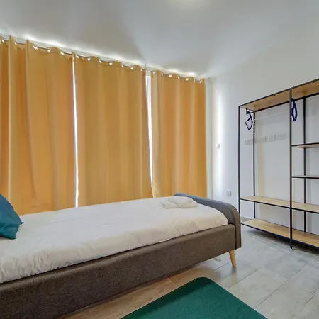 Apartment Penthouse In With Views & Terrace By 360 Estates *