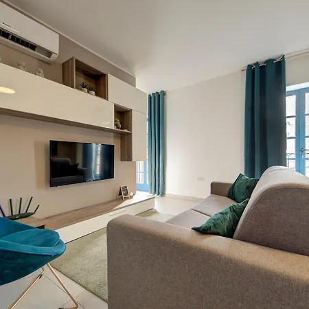 Penthouse In With Views & Terrace By 360 Estates Apartment Mosta