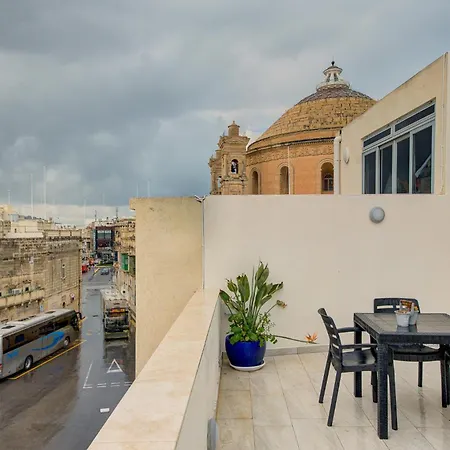 Penthouse In With Views & Terrace By 360 Estates