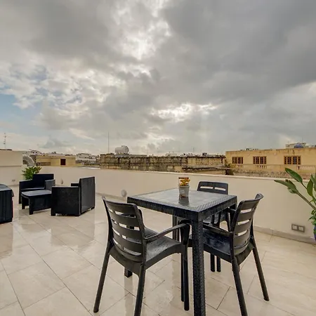 Penthouse In With Views & Terrace By 360 Estates * Mosta