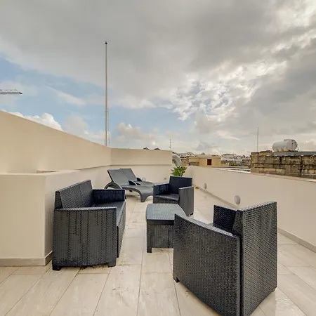 Penthouse In With Views & Terrace By 360 Estates Mosta
