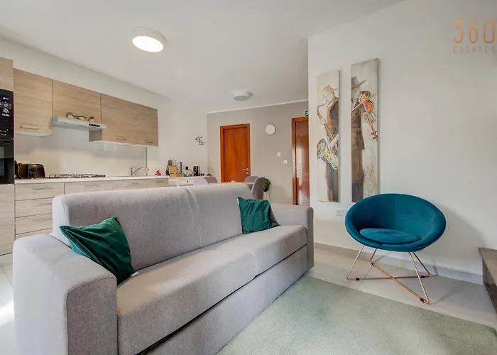 Appartamento Penthouse In With Views & Terrace By 360 Estates Mosta