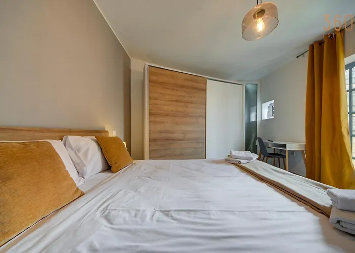 Appartamento Penthouse In With Views & Terrace By 360 Estates