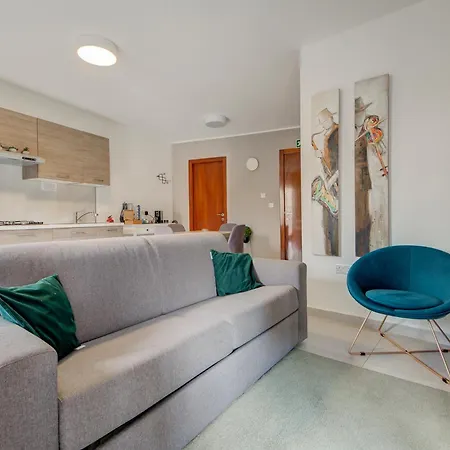 公寓 Penthouse In With Views & Terrace By 360 Estates 莫斯塔