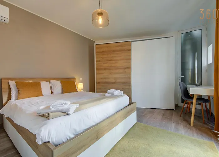 Penthouse In With Views & Terrace By 360 Estates *