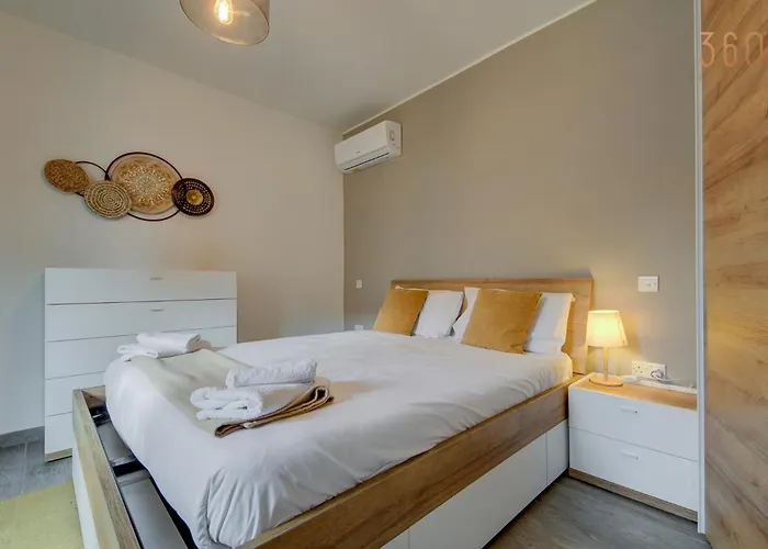 Penthouse In With Views & Terrace By 360 Estates Διαμέρισμα Mosta