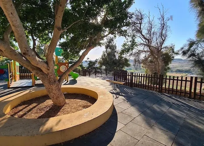 Penthouse In With Views & Terrace By 360 Estates