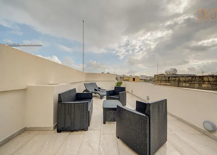 Penthouse In With Views & Terrace By 360 Estates Mosta